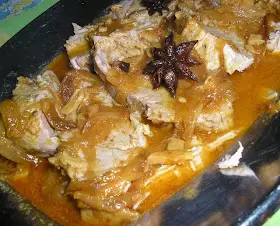 Carne de porco com anis estrelado: O segredo chinês para um sabor agridoce