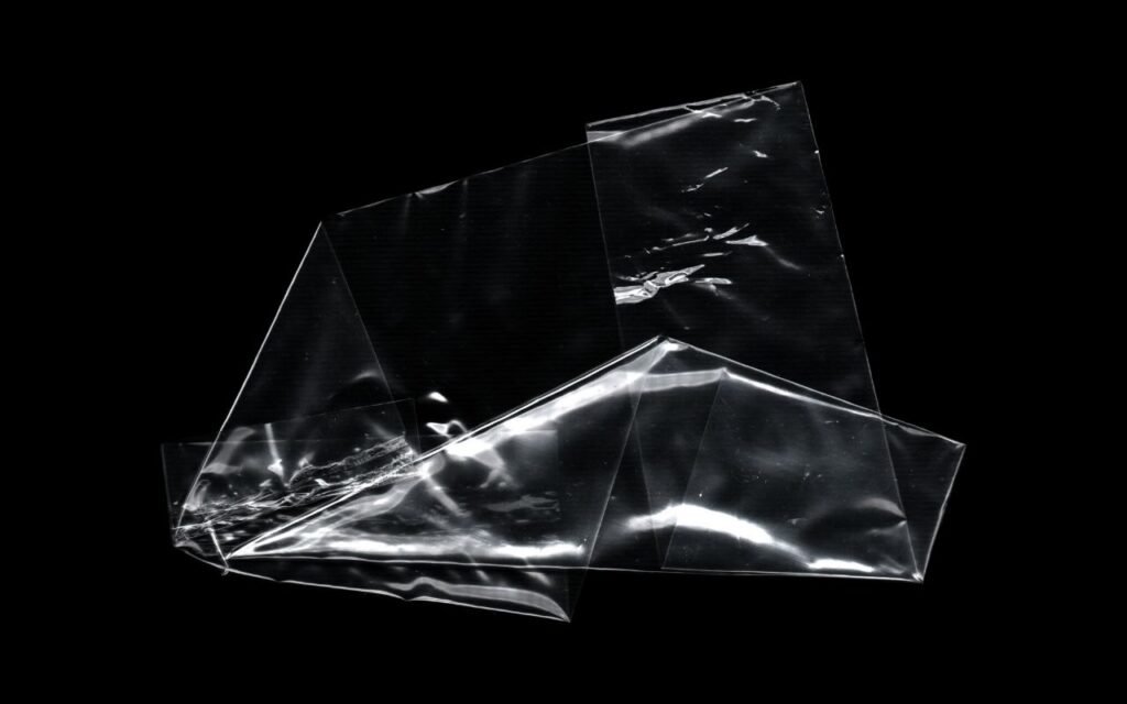 Toalha de plástico transparente é a nova moda e tem função