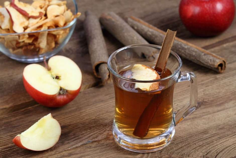 Experimente o chá de gengibre, canela e maçã para variar o sabor e os benefícios - inspiração 3