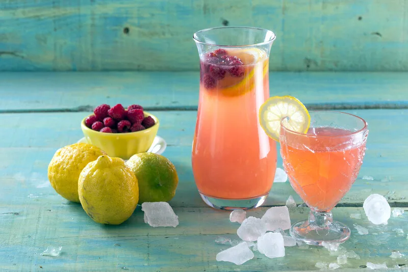 Pink Lemonade Alcoólica: Um Cocktail Refrescante para o Verão - inspiração 1
