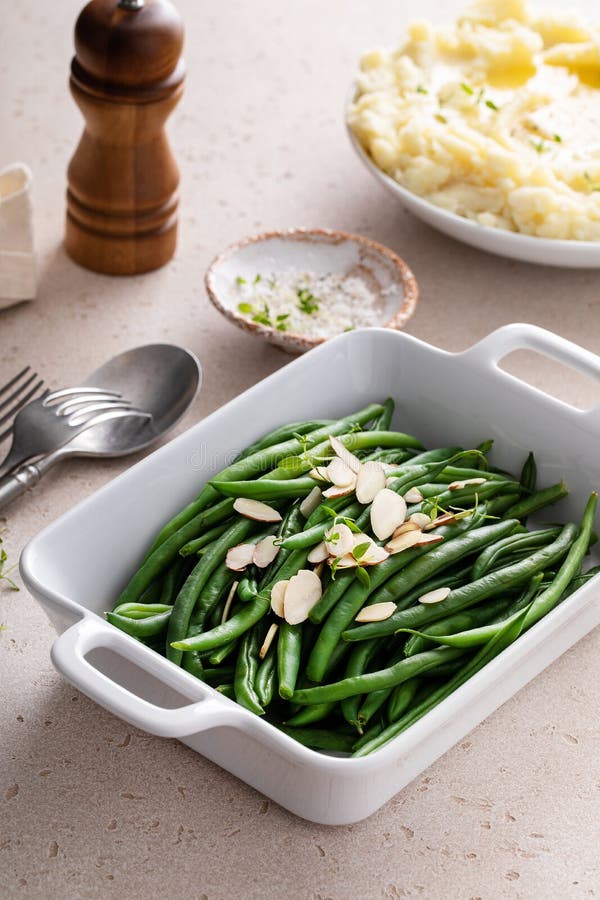 Sopa Cremosa de Feijão Roxinho: Um Abraço Quente e Nutritivo - inspiração 3